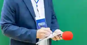 What does a Journalist do
